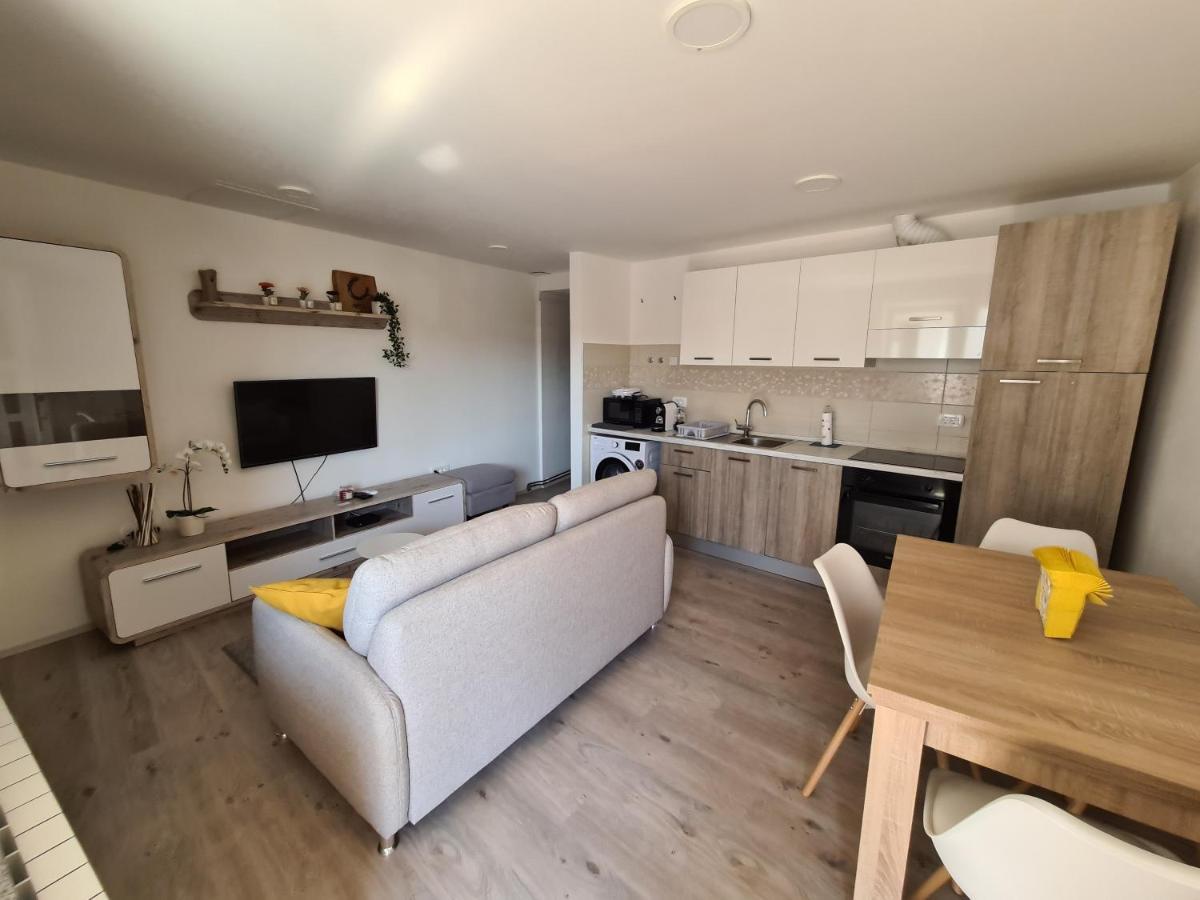 Apartma Iva โคเปร์ ภายนอก รูปภาพ
